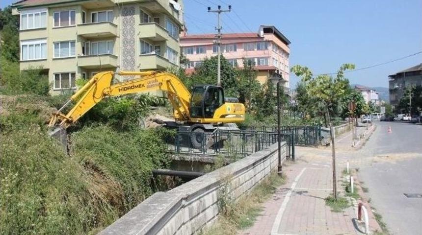 Belediye Yeni İmar Yolları A&ccedil;maya Devam Ediyor