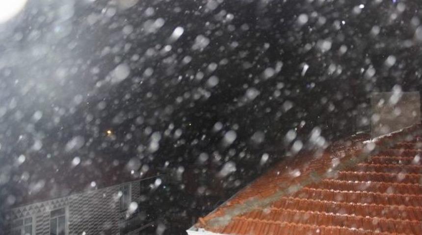 Kırşehir&rsquo;de Dolu Yağışı