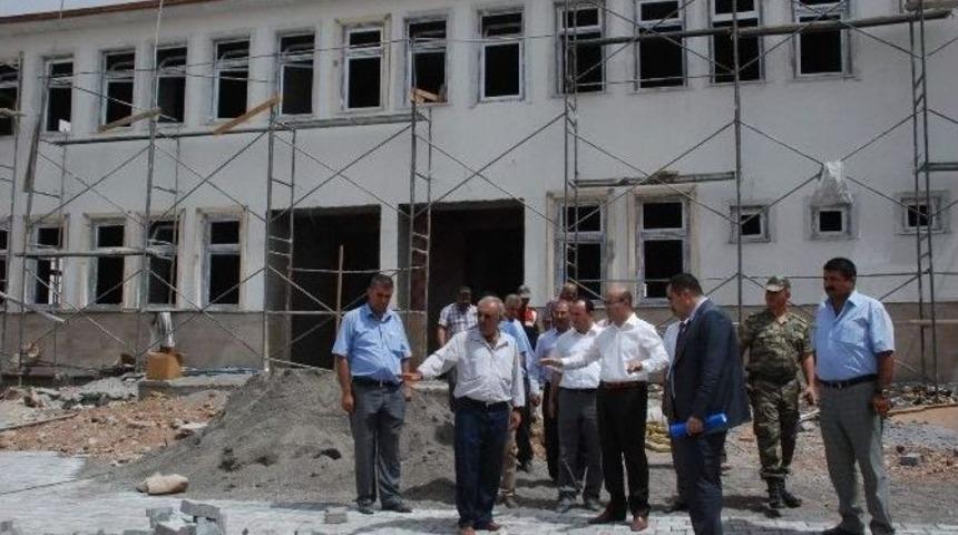Vali Demirtaş, Besni&rsquo;deki Eğitim Yatırımlarını İnceledi