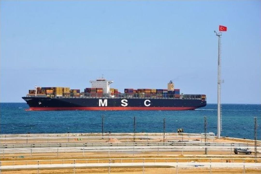 T&uuml;rkiye&rsquo;ye Gelen En B&uuml;y&uuml;k Konteyner Gemisi Asya Port&rsquo;u Selamladı