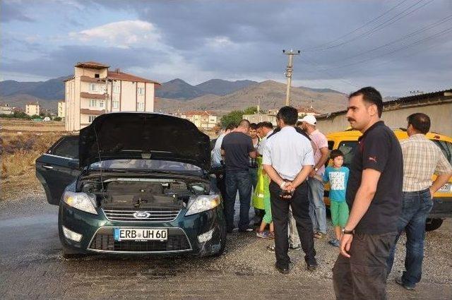 Sandıklı’da Otomobil İle Motosiklet Çarpıştı: 2 Yaralı