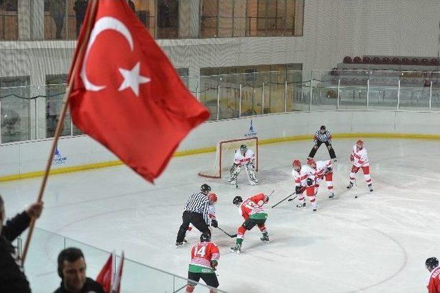Dünya Sürat Pateni Ve Buz Hokeyi Şampiyonaları İzmir’de Yapılacak