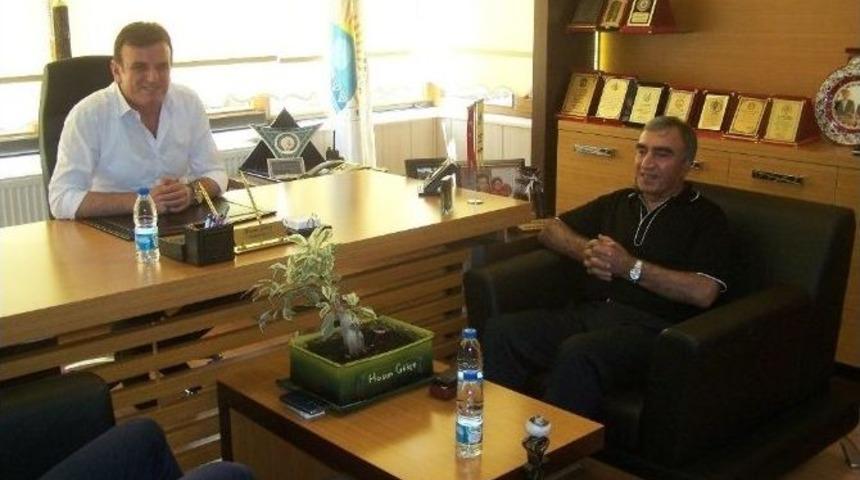 Mhp Genel Başkan Yardımcısı &Ouml;zt&uuml;rk, &ldquo;b&uuml;y&uuml;kşehir Kanunları Lakayıt&rdquo;