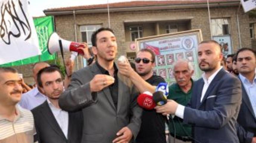 &Uuml;lk&uuml;c&uuml;ler, Lice&rsquo;de Dikilen Heykeli Protesto Etti