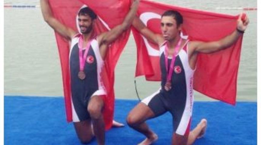 Milli Sporculardan K&uuml;rekte Bronz Madalya