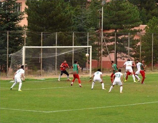 Kayseri Şekerspor Maçı Aşırı Rüzgar Ve Yağmur Nedeniyle Yarıda Kaldı