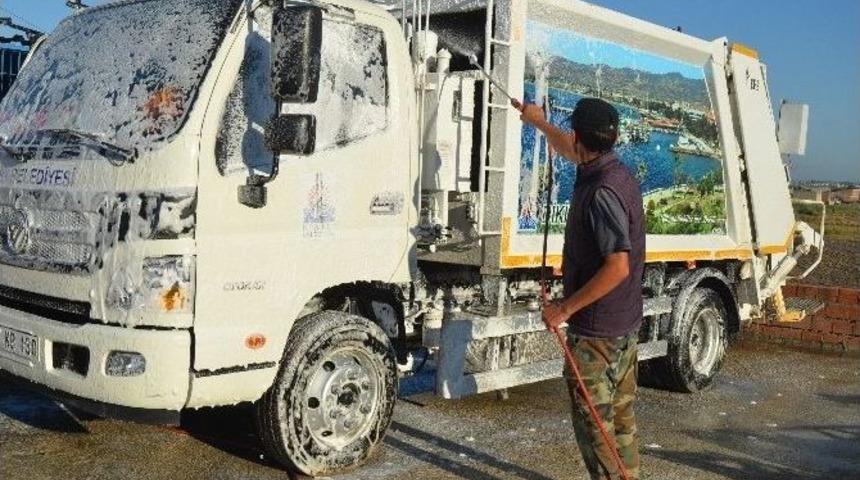 Hedef Mis Gibi Kokan Dikili