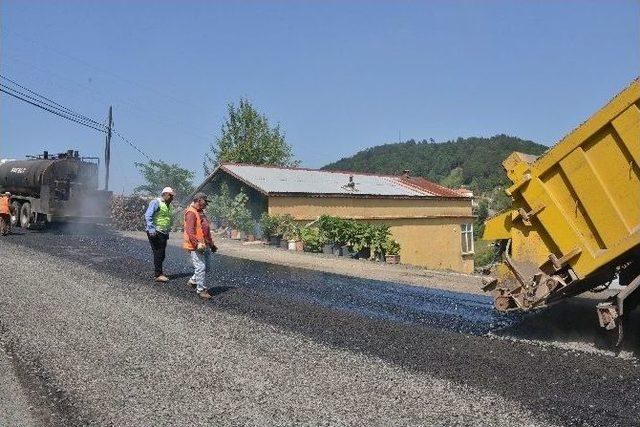 Büyükşehir’den Yenikent’te 6 Km Asfalt