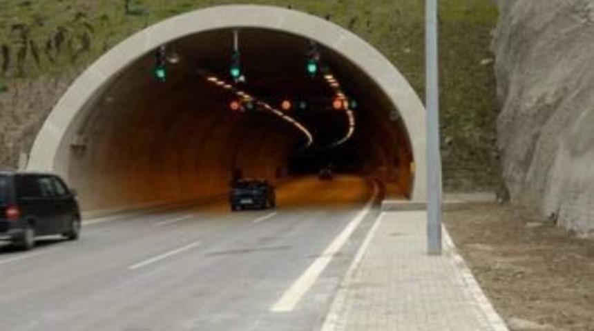 T&uuml;nelde Elektrikler Kesilecek