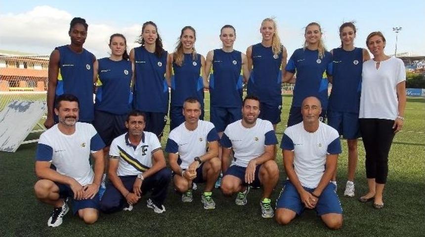 Fenerbah&ccedil;e Grundıg Bayan Voleybol Takımı Sezonu A&ccedil;tı