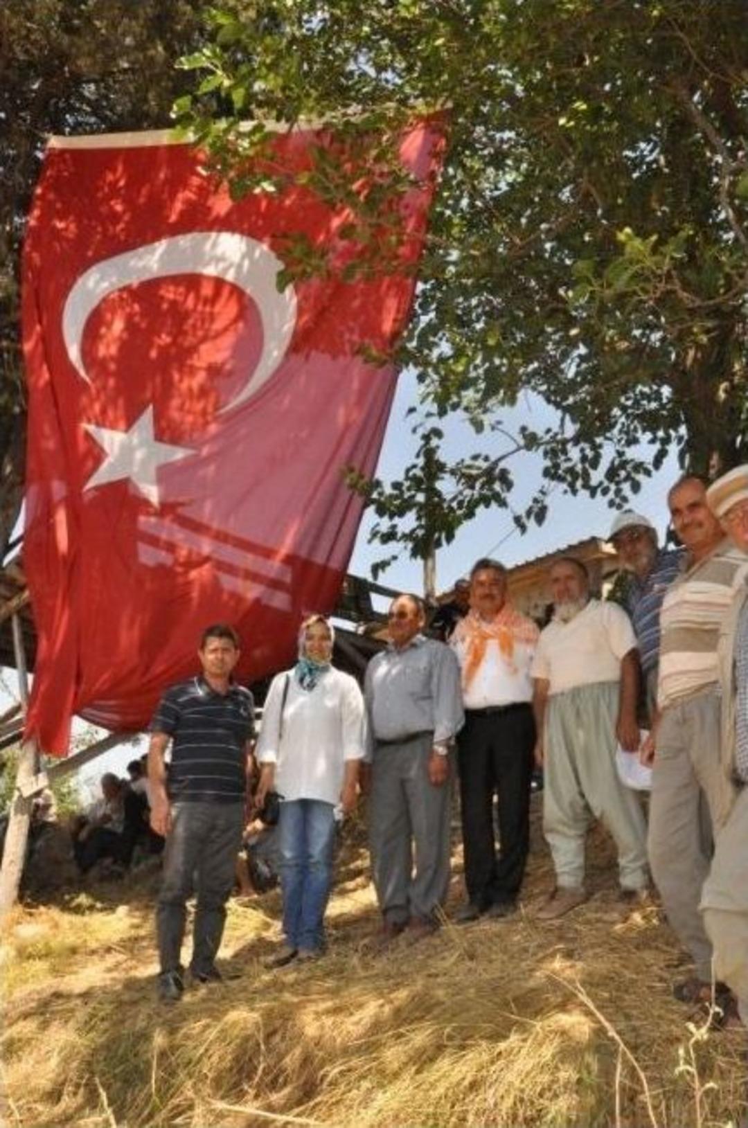 Şimşek Karahasanlılar Ş&ouml;lenine Katıldı