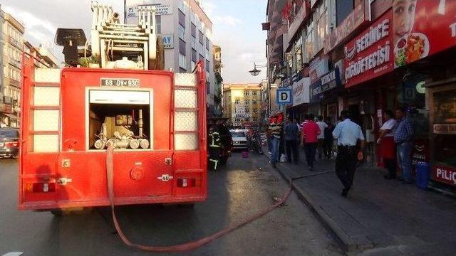 İş Hanında Yangın Paniği