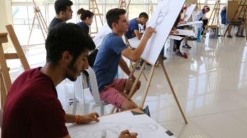 Resim &Ouml;ğretmenliği Yetenek Sınavı Başladı