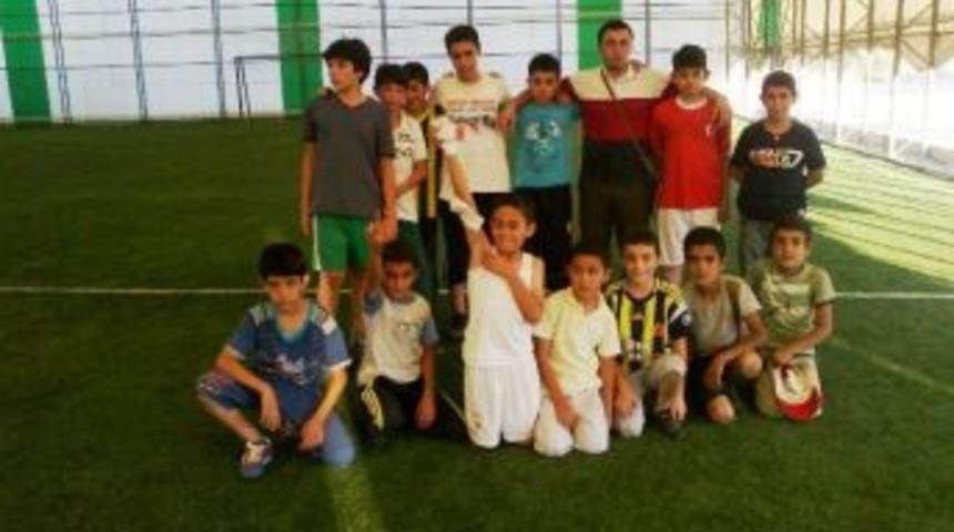 &Ouml;ğrenciler, Futbol M&uuml;sabakasında Karşılaştı