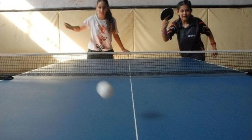 Masa Tenisi Minik-yıldız Bayan Takımı Zonguldak’ta Kampa Girdi