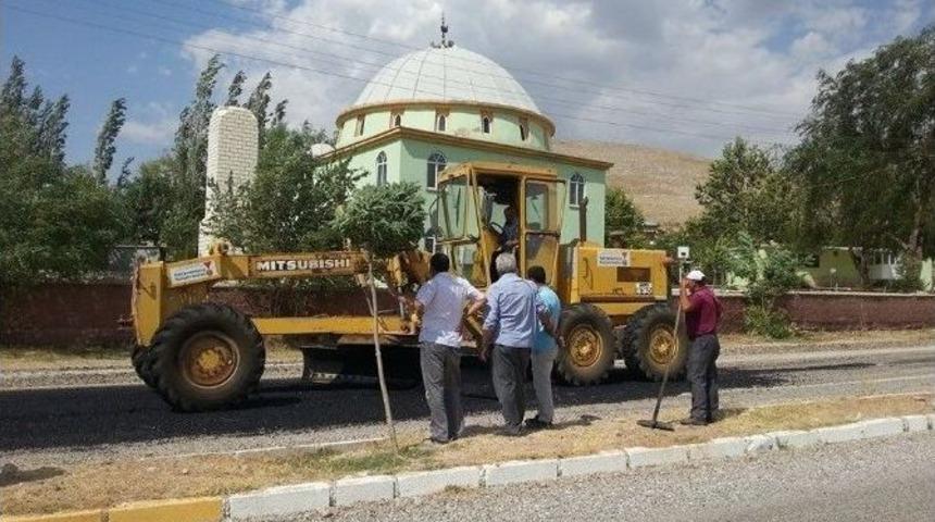 Büyükşehir, İğde’de Asfalt Çalışmasına Başladı