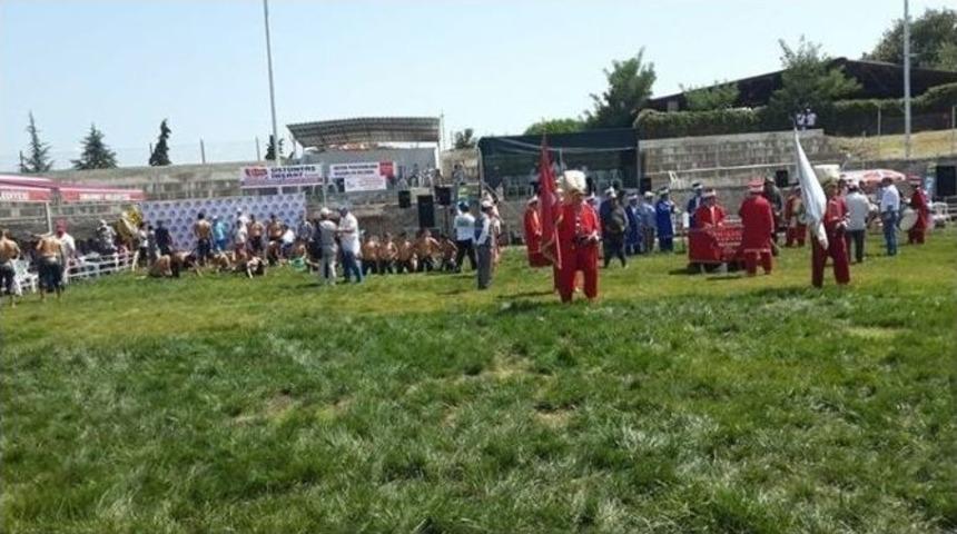 Umurbey&rsquo;de Yağlı G&uuml;reş Heyecanı