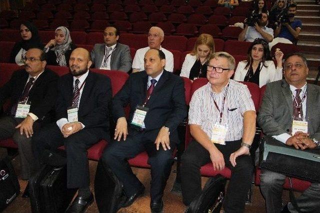 Fü ’nanong 2014’ Uluslararası Katılımlı Konferansa Ev Sahipliği Yaptı