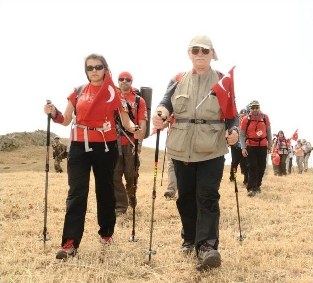 Sarıkamış Şehitlerine Y&uuml;r&uuml;d&uuml;ler