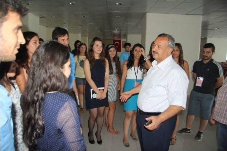 Başkan Uysal, Halk Sağlığı Yaz Okulunu Ziyaret Etti