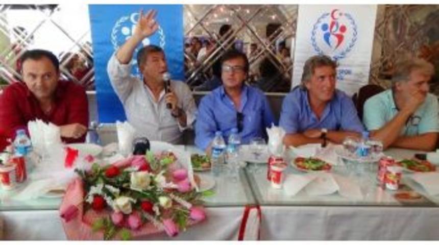 Futbolun Ustaları Hakkari&rsquo;ye Geldi