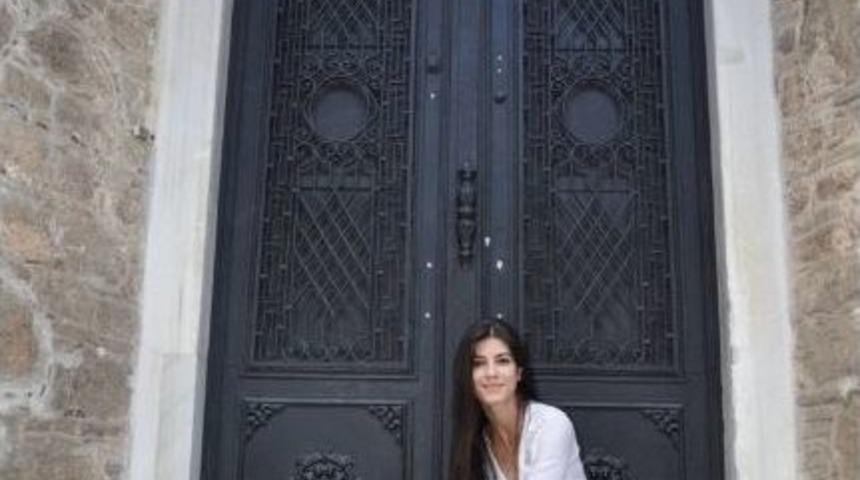 "lavanta Kokusu", Fars&ccedil;aya &Ccedil;evriliyor