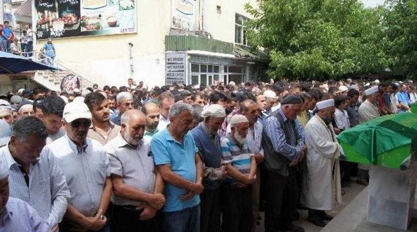 Kazada &Ouml;lenler Son Yolculuğuna Uğurlandı