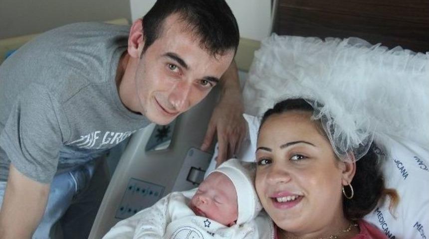 Aynı G&uuml;nde Hem Anne Hem De Teyze Oldular