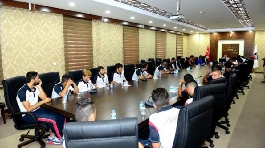 Diyarbakırspor&rsquo;dan Vali Kıra&ccedil;&rsquo;a Ziyaret