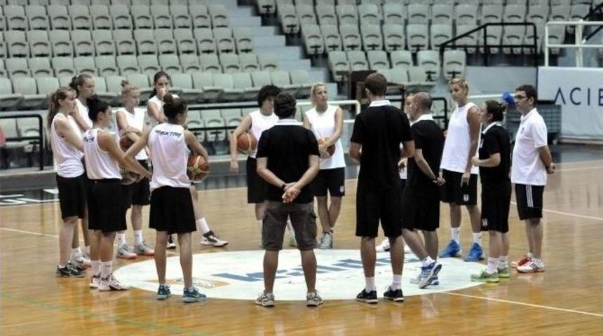 Beşiktaş Kadın Basketbol Takımı Sezonu Açtı