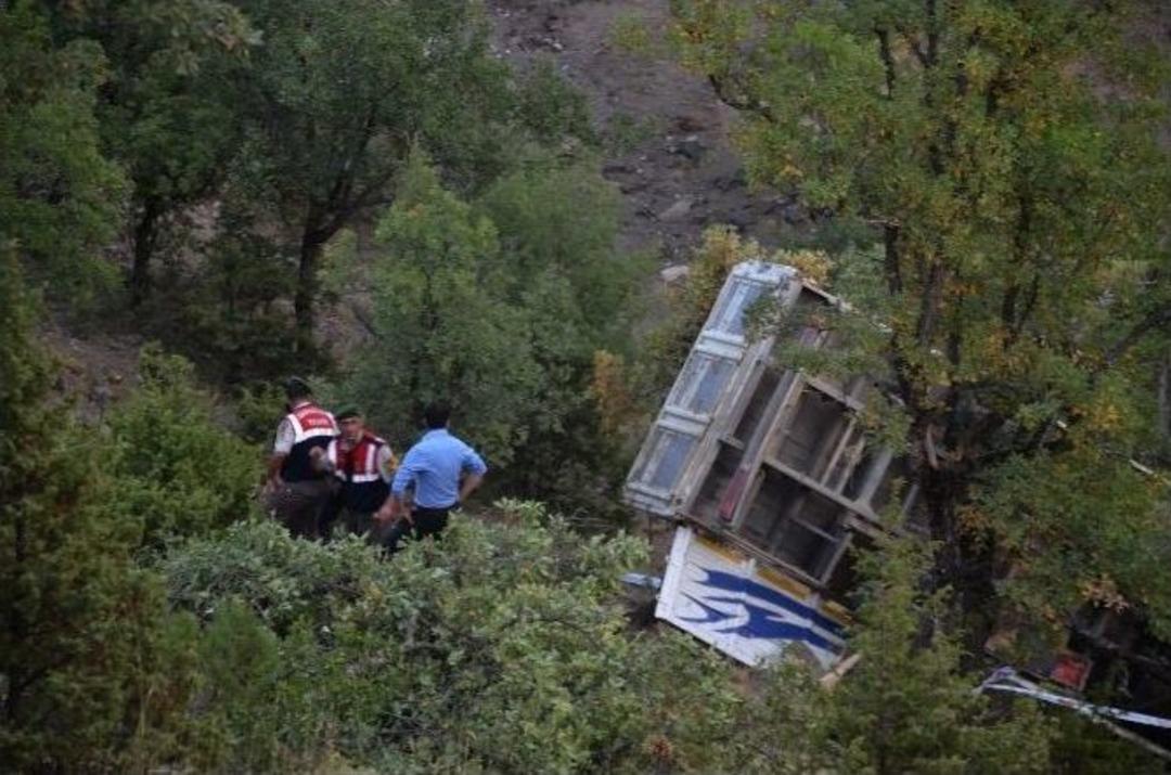 Taşk&ouml;pr&uuml;&rsquo;de Trafik Kazası: 2 &Ouml;l&uuml;
