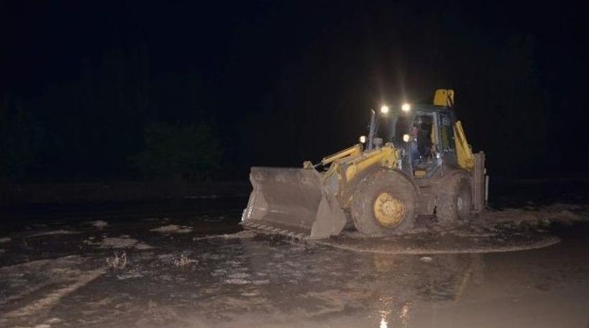 Kayseri’de Sel, Maddi Hasara Neden Oldu