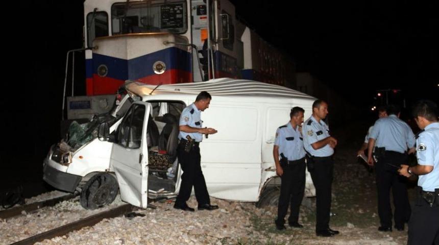Hatay'da Hemzemin Ge&ccedil;itte Kaza: 1 Yaralı