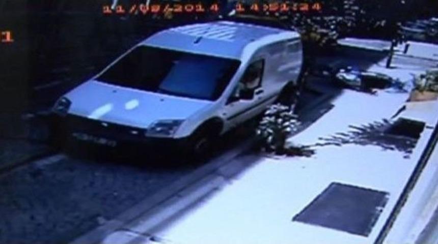 (&ouml;zel Haber) Taksinin &Ccedil;arptığı Motosiklet İle S&uuml;r&uuml;c&uuml;s&uuml; Ayrı Ayrı Yerlere Savruldu