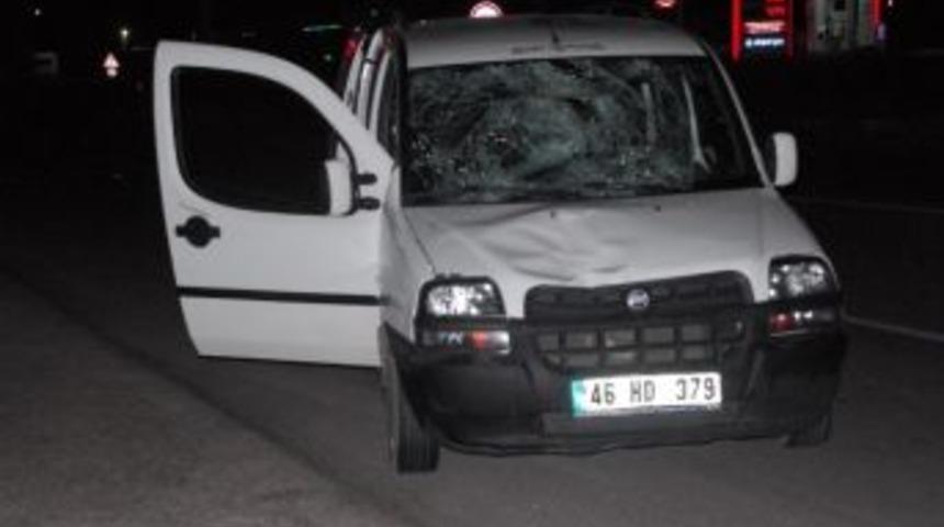 Hafif Ticari Aracın &Ccedil;arptığı Yaşlı Adam &Ouml;ld&uuml;