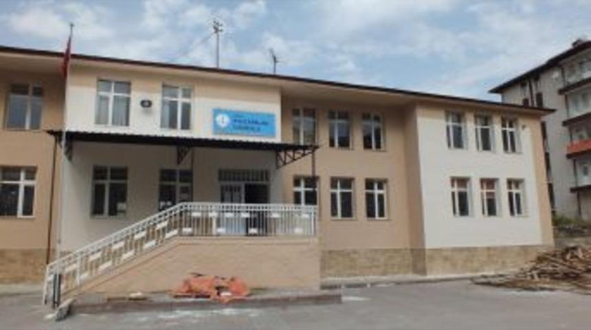 Sivas'ta Okulların Tadilat &Ccedil;alışmaları Devam Ediyor