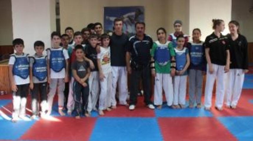 Minik Tekvandocuların Hedefi T&uuml;rkiye Şampiyonuluğu