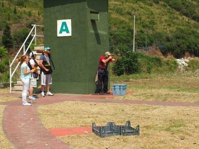 Atıcılar, Deprem Şehitlerini Andı