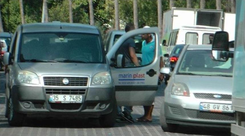 Makedonya Başbakanının Konvoyuna Kavga Engeli