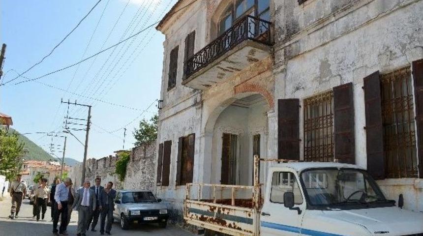 Protokol Yapıldı, Restorasyon Yok