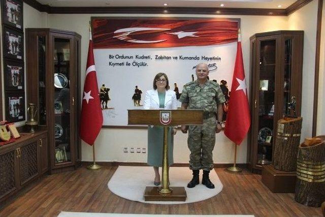 Fatma Şahin’den Yeni Tugay Komutanı’na Hoş Geldin Ziyareti