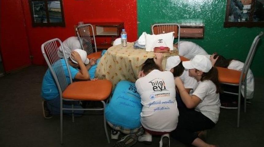 &Ouml;ğrenciler Depremle Tanıştı