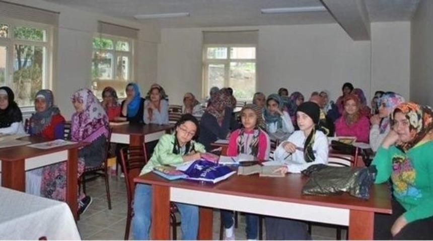 Karab&uuml;k&rsquo;te Yaz Kuran Kursları Sona Erdi