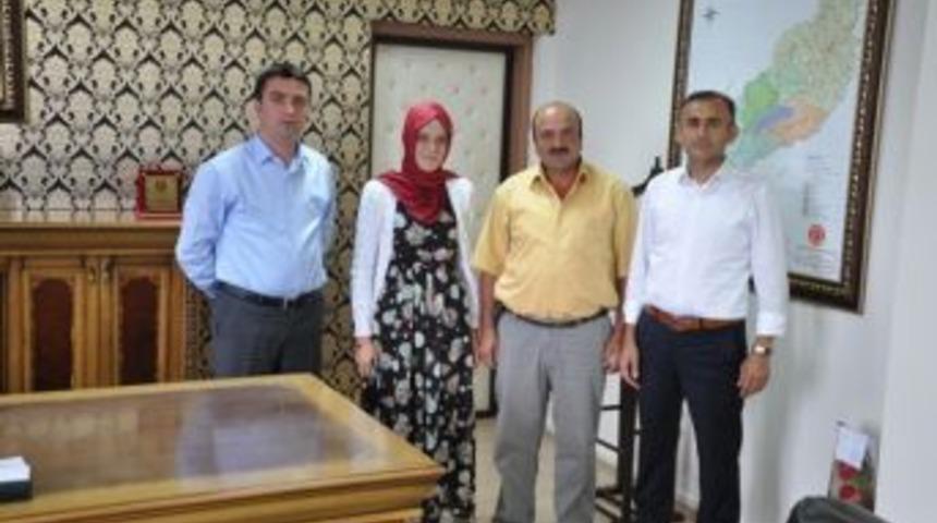 &Ccedil;aybaşı Kaymakamı&rsquo;ndan &Uuml;niversite Kazananlara &Ouml;d&uuml;l