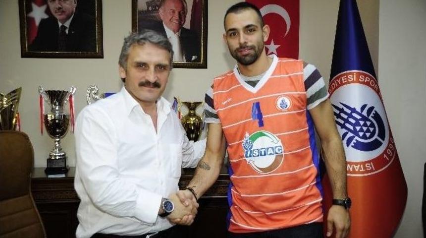 Fikret Can Akın İstanbul B&uuml;y&uuml;kşehir Belediyespor&rsquo;da