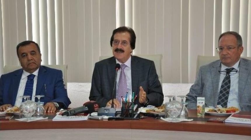 C&uuml; Rekt&ouml;r&uuml; Kocacık, &Uuml;niversitenin İki Yıllık Faaliyet Raporunu Değerlendirdi