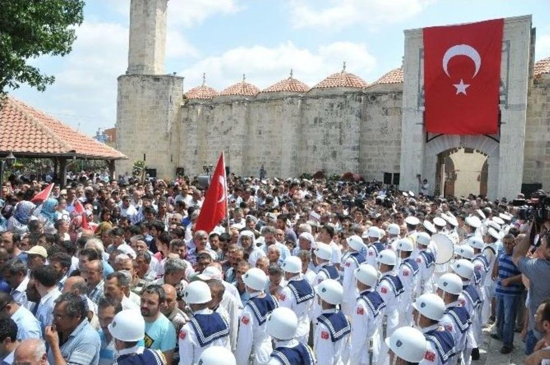 Şehit Uzman &Ccedil;avuş Toprağa Verildi