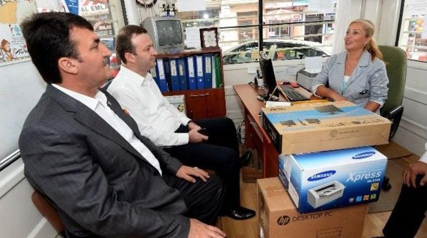 Muhtarlara Bilgisayar Ve Yazıcı Desteği S&uuml;r&uuml;yor