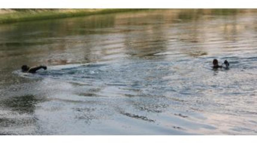 Boğulma Tehlikesi Atlatan Suriyeli &Ccedil;ocuğun, "itildik" Yalanı