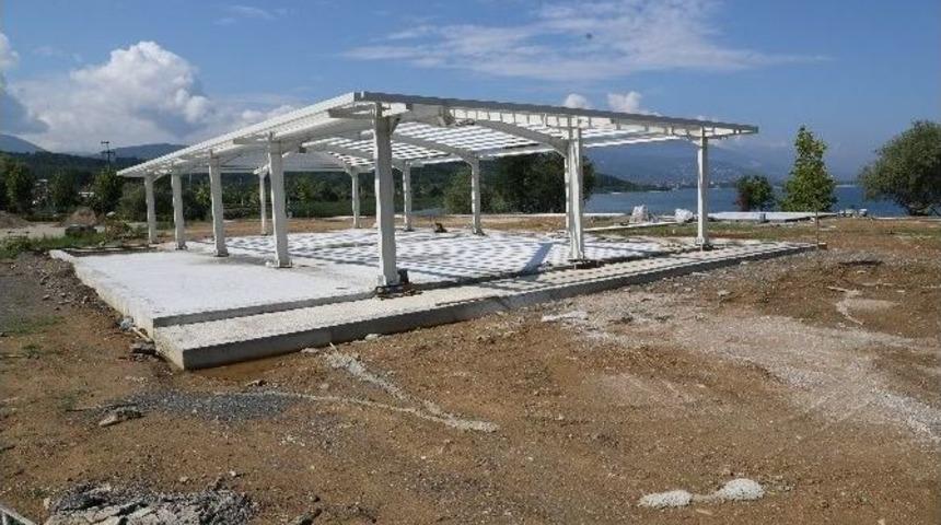 Sapanca Belediyesi Uzunkum Sahil Bandını Yeniden D&uuml;zenliyor